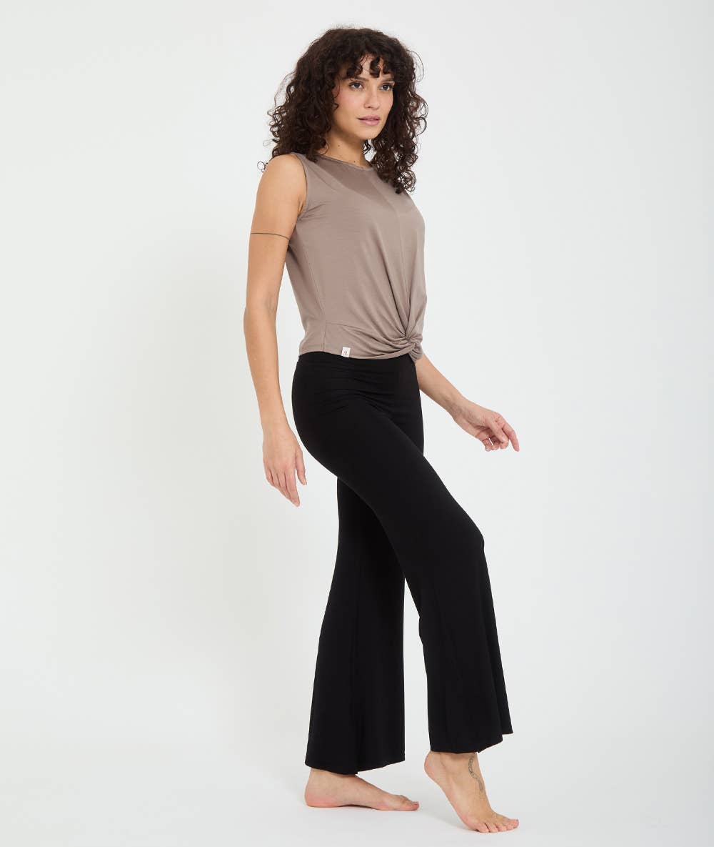 TWISTED - Yoga tank top with tie at the front: Cocoa