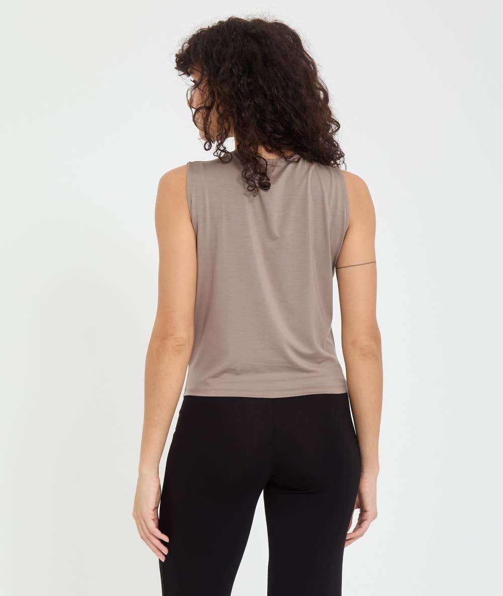 TWISTED - Yoga tank top with tie at the front: Cocoa