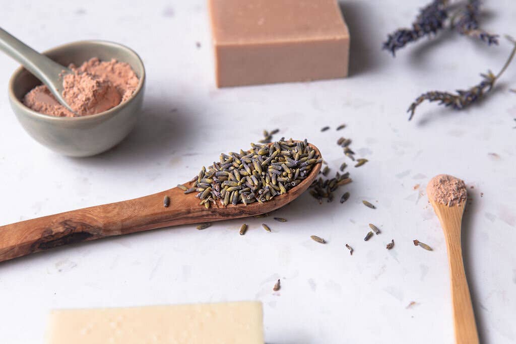 100% Natural Three Flowers & Clay Soap